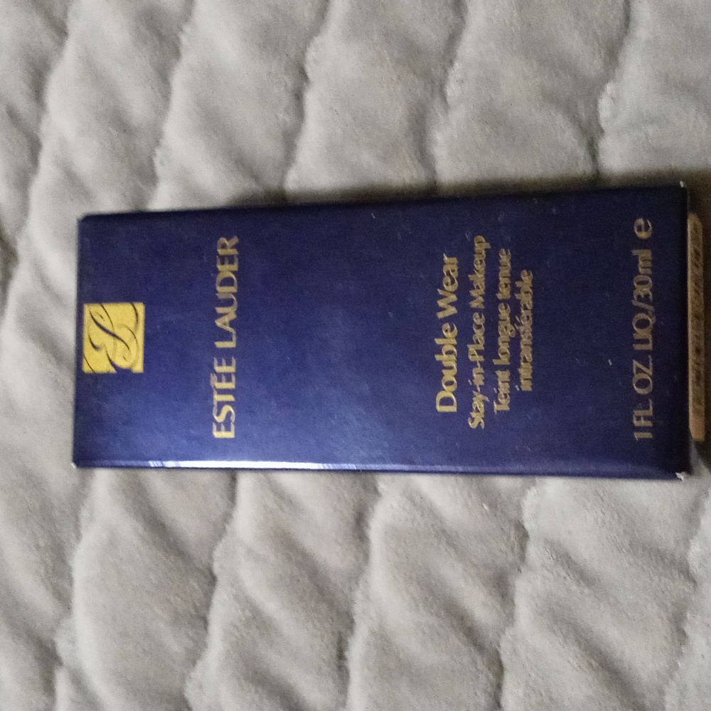 Estee Lauder double Wear foundation